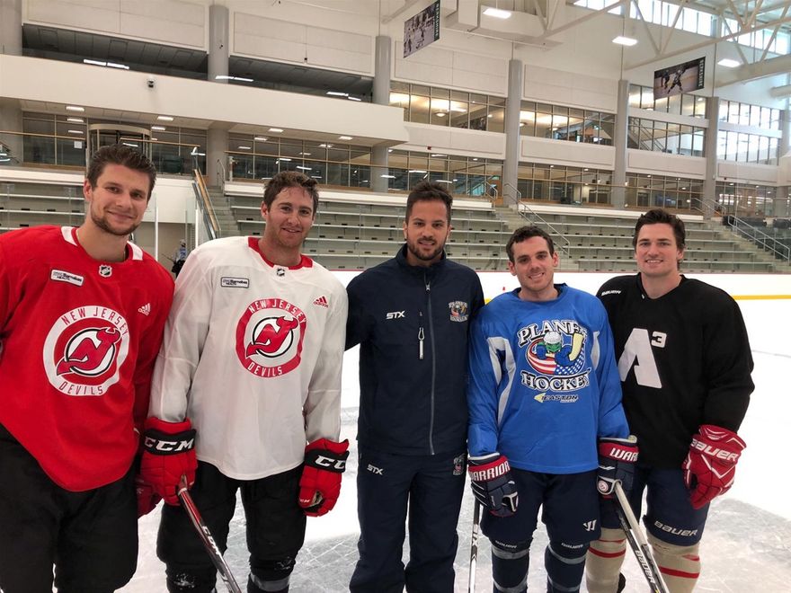 Pavel Zacha i Kevin Rooney (New Jersey Devils) Justin Greenberg (Atlanta Gladiators ECHL) i Cody Murphy (Sweden)
